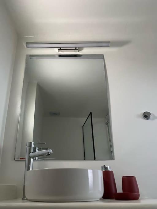 Cozy, Spacious, Newly Renovated Flat In Adamas 외부 사진