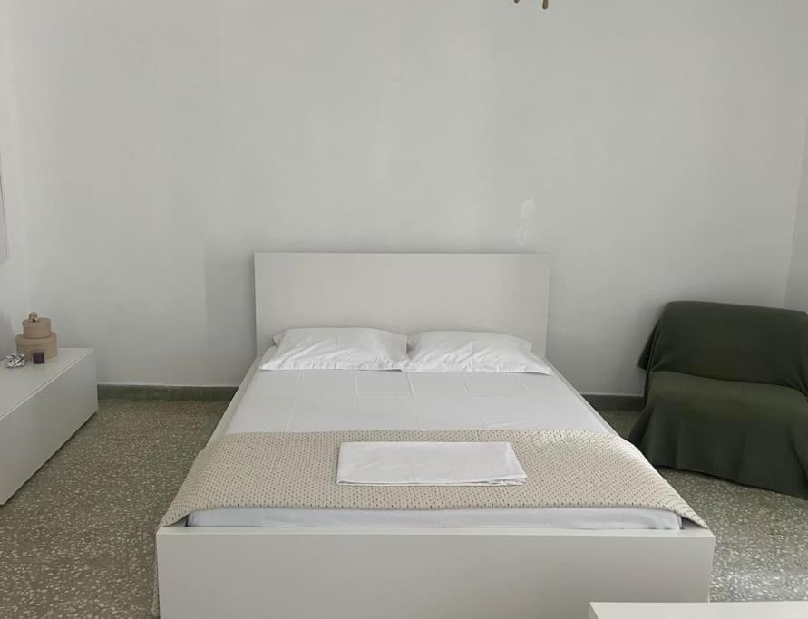 Cozy, Spacious, Newly Renovated Flat In Adamas 외부 사진