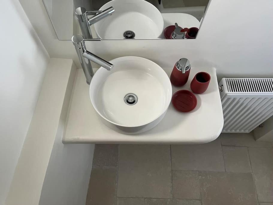 Cozy, Spacious, Newly Renovated Flat In Adamas 외부 사진